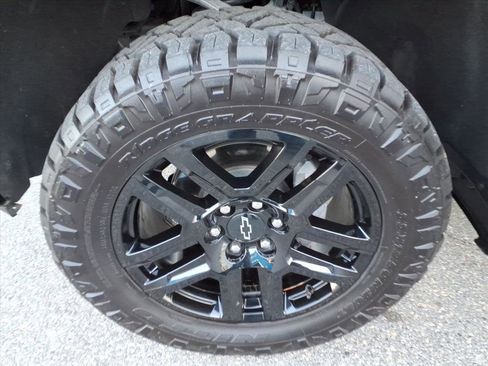 Used 2025 Chevrolet Silverado 1500 LT Trail Boss w/ Convenience Package II image 12