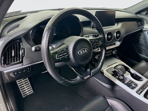 Used 2021 Kia Stinger GT2 image 9