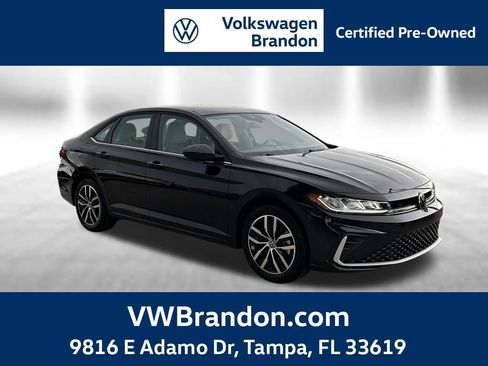 Used 2026 Volkswagen Jetta SE FWD image 1