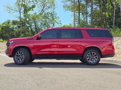 Used 2023 Chevrolet Suburban Z71 w/ Luxury Package AWD/4WD image 25