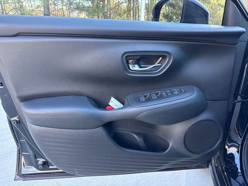 Certified 2023 Honda HR-V LX image 13