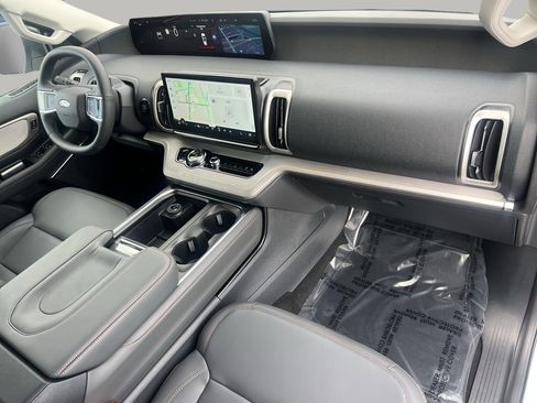 New 2025 Ford Expedition Max Active image 12