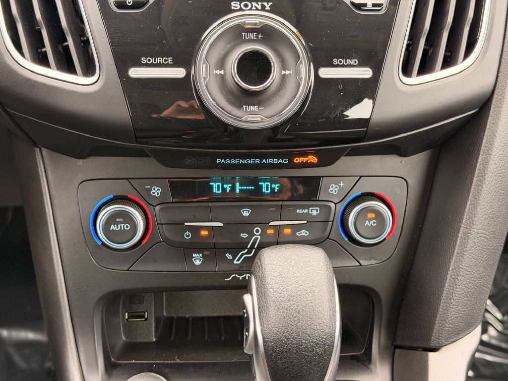 Used 2018 Ford Focus SEL FWD image 19