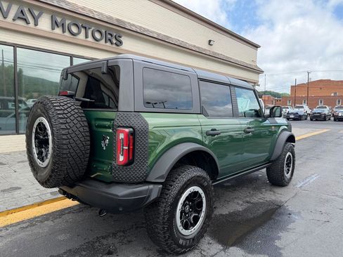 Used 2023 Ford Bronco Badlands AWD/4WD image 3