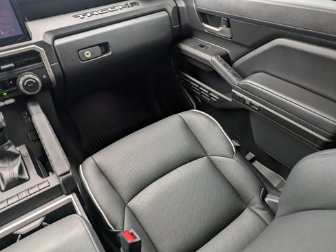 Used 2024 Toyota Tacoma TRD Sport image 17