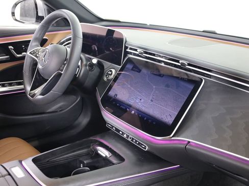 Used 2026 Mercedes-Benz E 350 4MATIC Sedan image 41