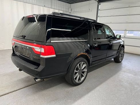 Used 2017 Lincoln Navigator L Reserve AWD/4WD image 4