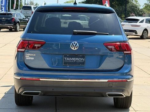 Used 2018 Volkswagen Tiguan SEL Premium FWD image 3