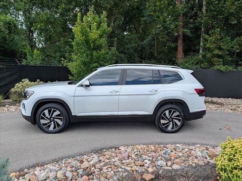 Certified 2024 Volkswagen Atlas SEL AWD/4WD image 2
