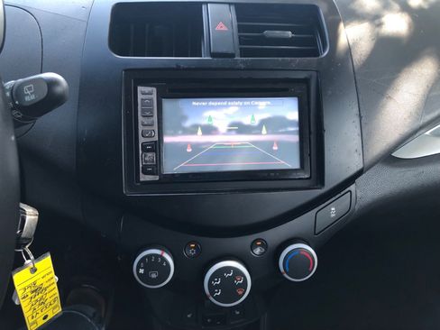 Used 2014 Chevrolet Spark LT image 18