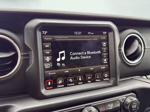 Used 2021 Jeep Wrangler Unlimited Sahara w/ Cold Weather Group image 15