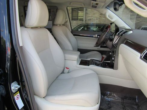 Used 2015 Lexus GX 460 Luxury AWD/4WD image 13