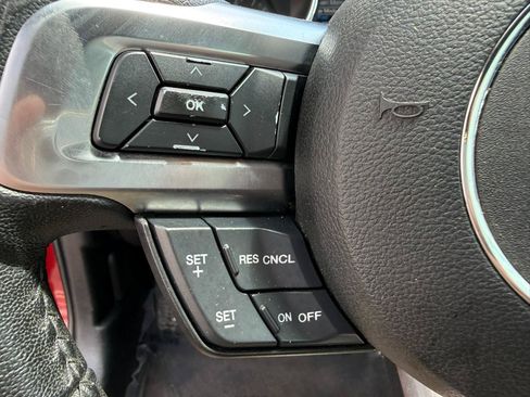 Used 2017 Ford Mustang Coupe RWD image 28