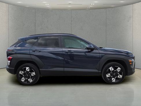 Used 2024 Hyundai Kona SEL AWD/4WD image 3