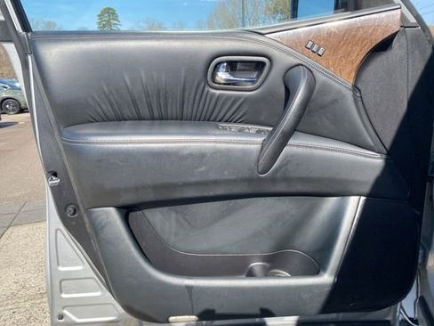 Used 2017 INFINITI QX80 4WD w/ Driver Assistance Package image 18