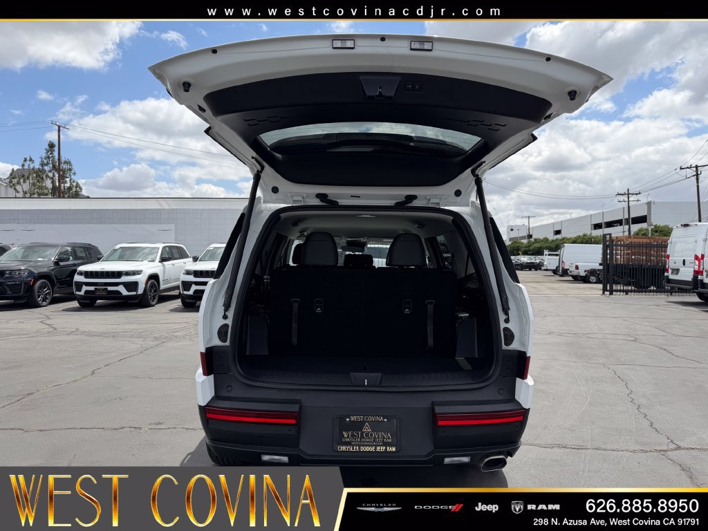 Used 2025 Hyundai Santa Fe SEL AWD/4WD image 17