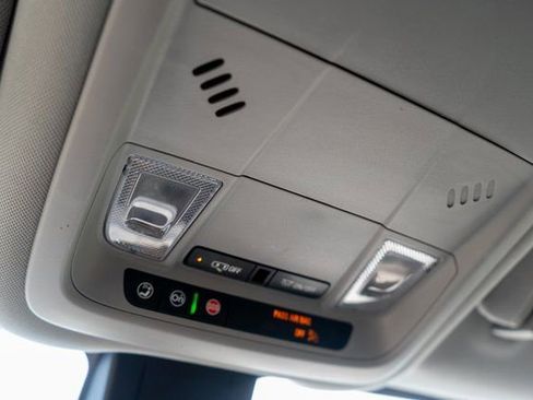 Used 2024 Chevrolet Equinox LT image 33