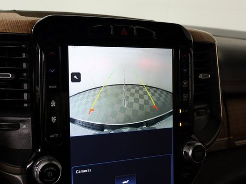 Used 2022 RAM 1500 Limited w/ Bed Utility Group image 6