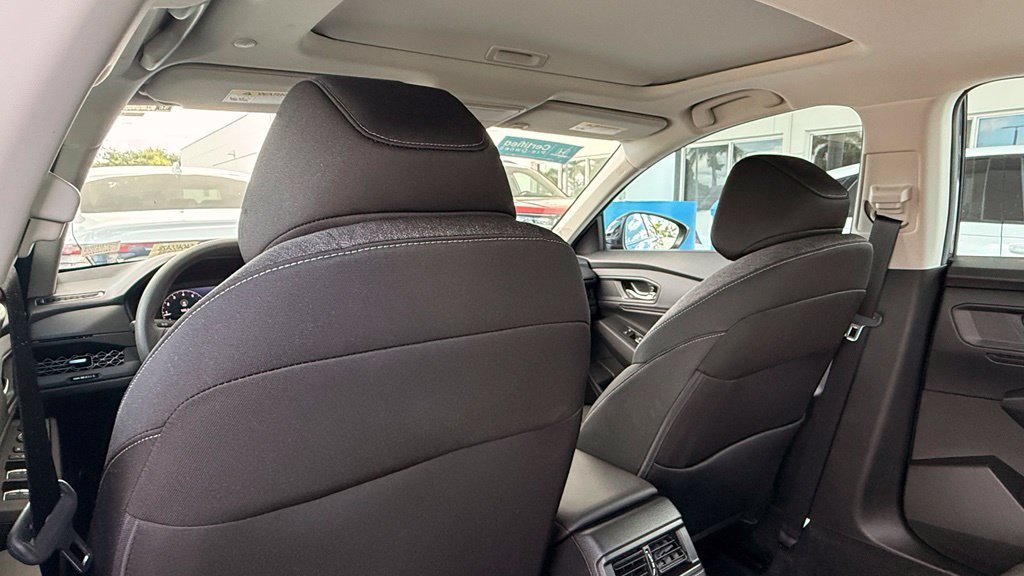 Used 2025 Honda Accord SE image 9