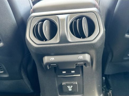 Used 2023 Jeep Gladiator Rubicon w/ LED Lighting Group AWD/4WD image 32