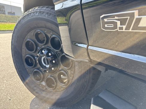 Used 2024 Ford F250 XLT w/ Black Appearance Package image 12