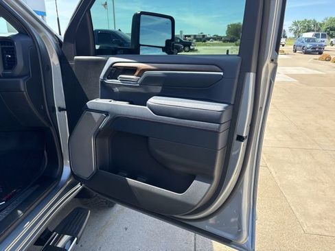 Used 2024 Chevrolet Silverado 2500 High Country w/ Technology Package AWD/4WD image 23
