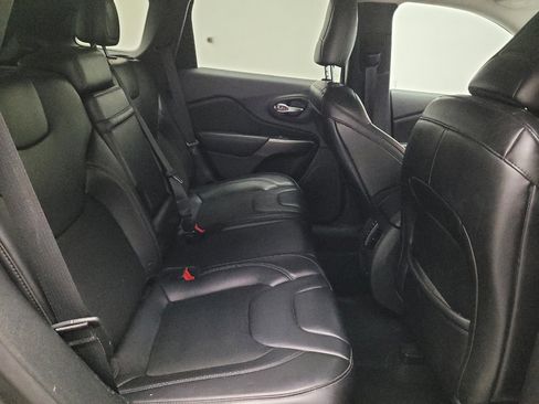 Used 2019 Jeep Cherokee Latitude Plus image 19