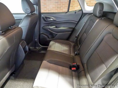 Used 2024 Chevrolet Trax LT image 15