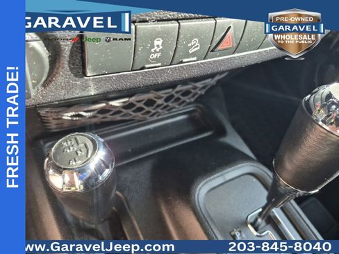 Used 2018 Jeep Wrangler Sport AWD/4WD image 12