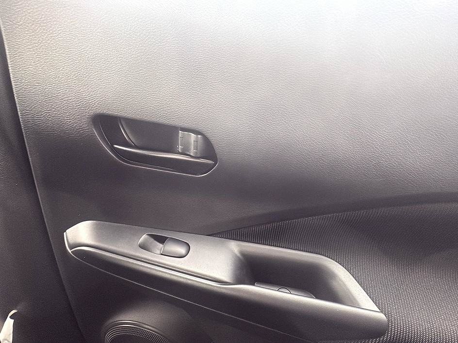 Certified 2024 Nissan Kicks S FWD image 21