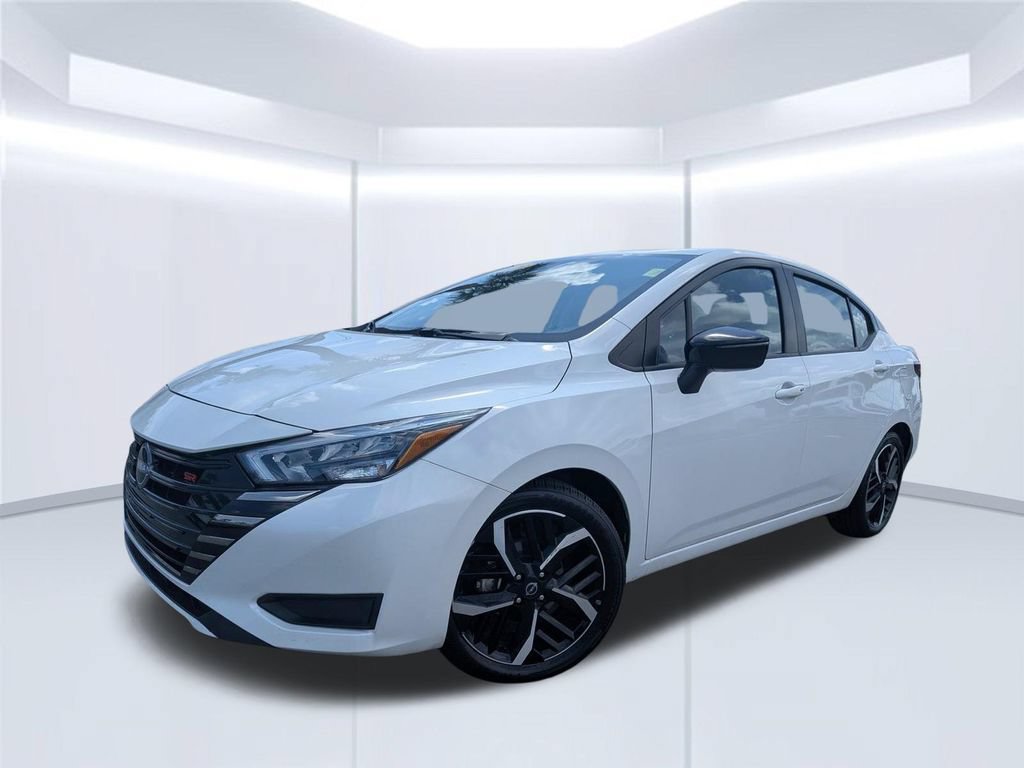 Used 2025 Nissan Versa SR FWD image 1