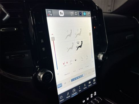 Used 2022 RAM 2500 Laramie w/ Night Edition image 16