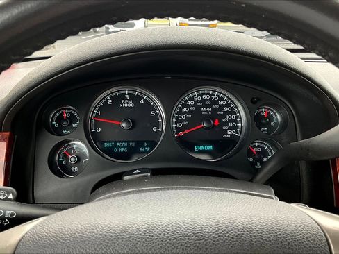 Used 2010 Chevrolet Avalanche LTZ AWD/4WD image 14