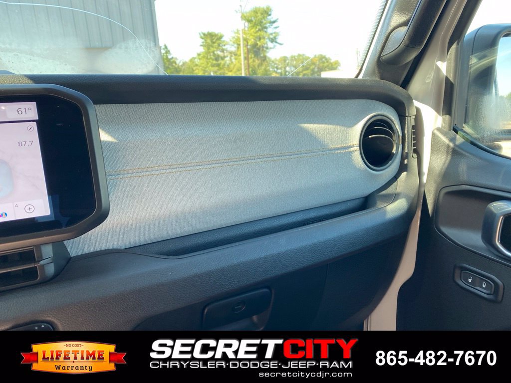 Used 2024 Jeep Wrangler Unlimited AWD/4WD image 15