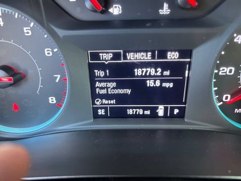 Used 2023 Chevrolet Traverse LS AWD/4WD image 18