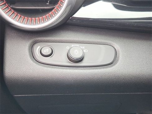 Certified 2024 Chevrolet Trax RS w/ Sunroof Package image 21