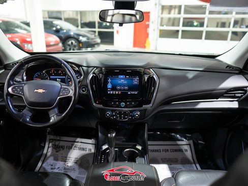 Used 2020 Chevrolet Traverse LT w/ Driver Confidence II Package image 14