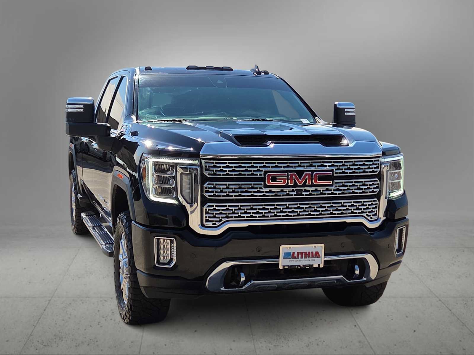 Used 2021 GMC Sierra 2500 Denali AWD/4WD image 3