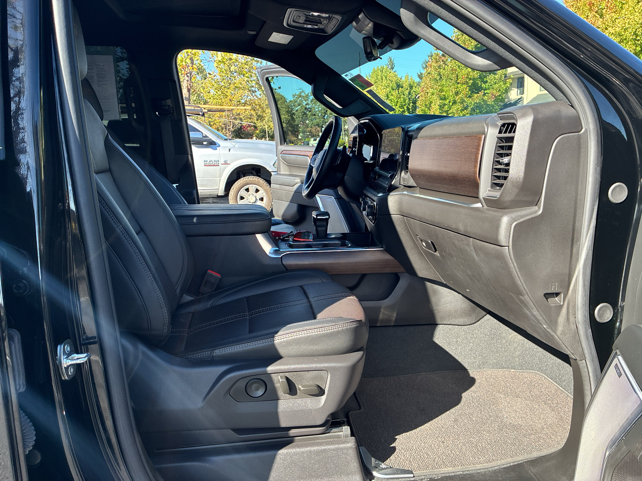 Used 2024 Chevrolet Silverado 1500 High Country w/ Midnight Edition AWD/4WD image 54