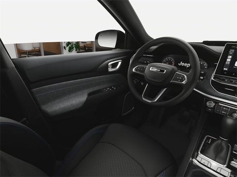 Certified 2024 Jeep Compass Latitude image 19