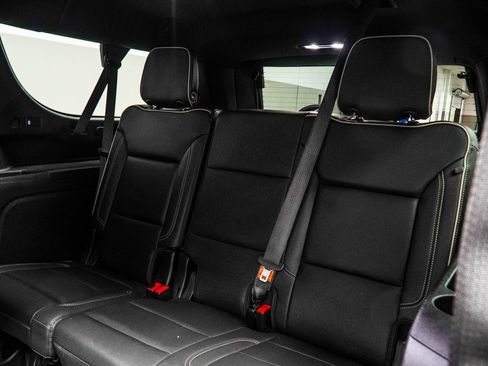 Used 2024 GMC Yukon XL SLT w/ SLT Premium Package image 44