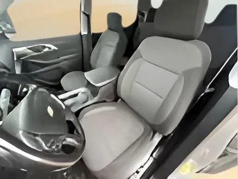 Used 2019 Chevrolet Traverse LT image 10