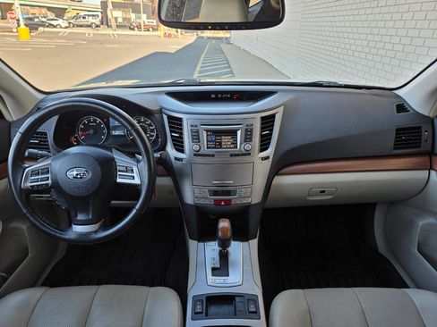 Used 2014 Subaru Outback 2.5i Limited w/ Moonroof Package image 16