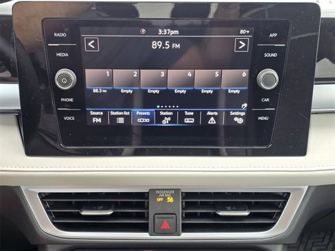 New 2026 Volkswagen Taos SE image 12