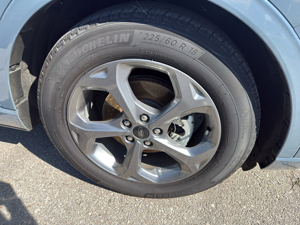 Used 2023 Ford Escape ST-Line w/ Tech Pack #1 FWD image 3