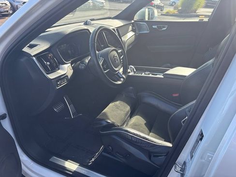 Used 2018 Volvo XC60 T8 R-Design w/ Convenience Package AWD/4WD image 13