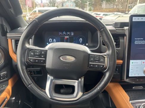 Used 2024 Ford Expedition Platinum image 24