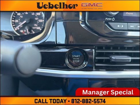 Used 2025 Nissan Pathfinder SV AWD/4WD image 28