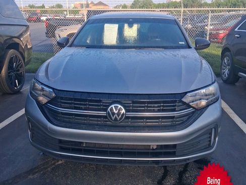 Used 2024 Volkswagen Jetta Sport image 1