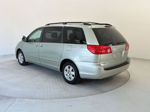 Used 2007 Toyota Sienna XLE image 3